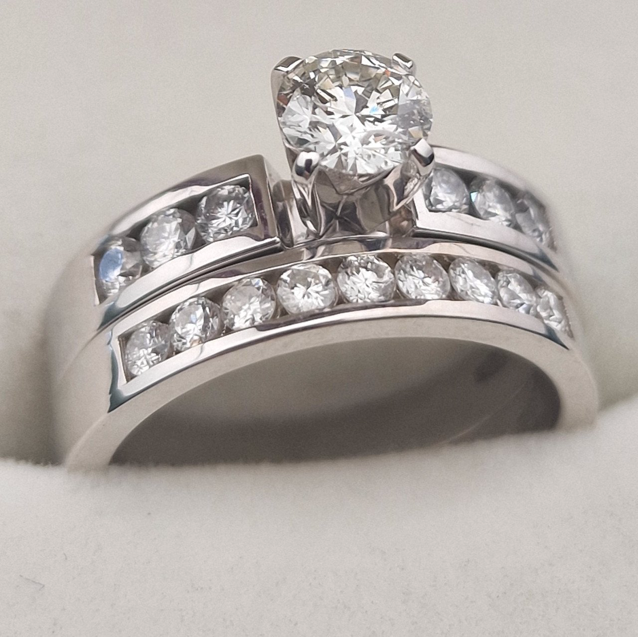 Кольцо Deimantas 104840844 17р 8,01гр 1,07ct. купить,NaN