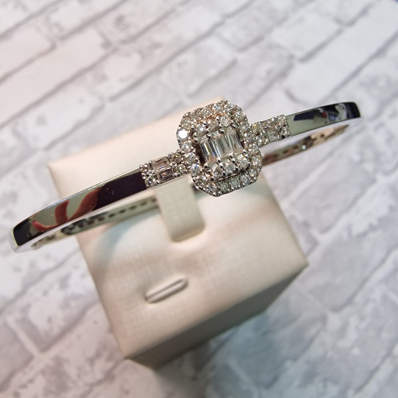 Браслет Deimantas 105100849 13,21гр 0,44ct. купить,NaN