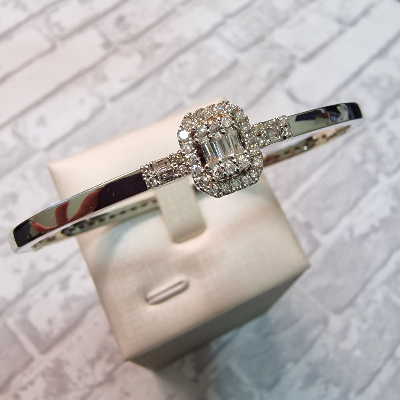 Браслет Deimantas 105100849 13,21гр 0,44ct. купить,NaN