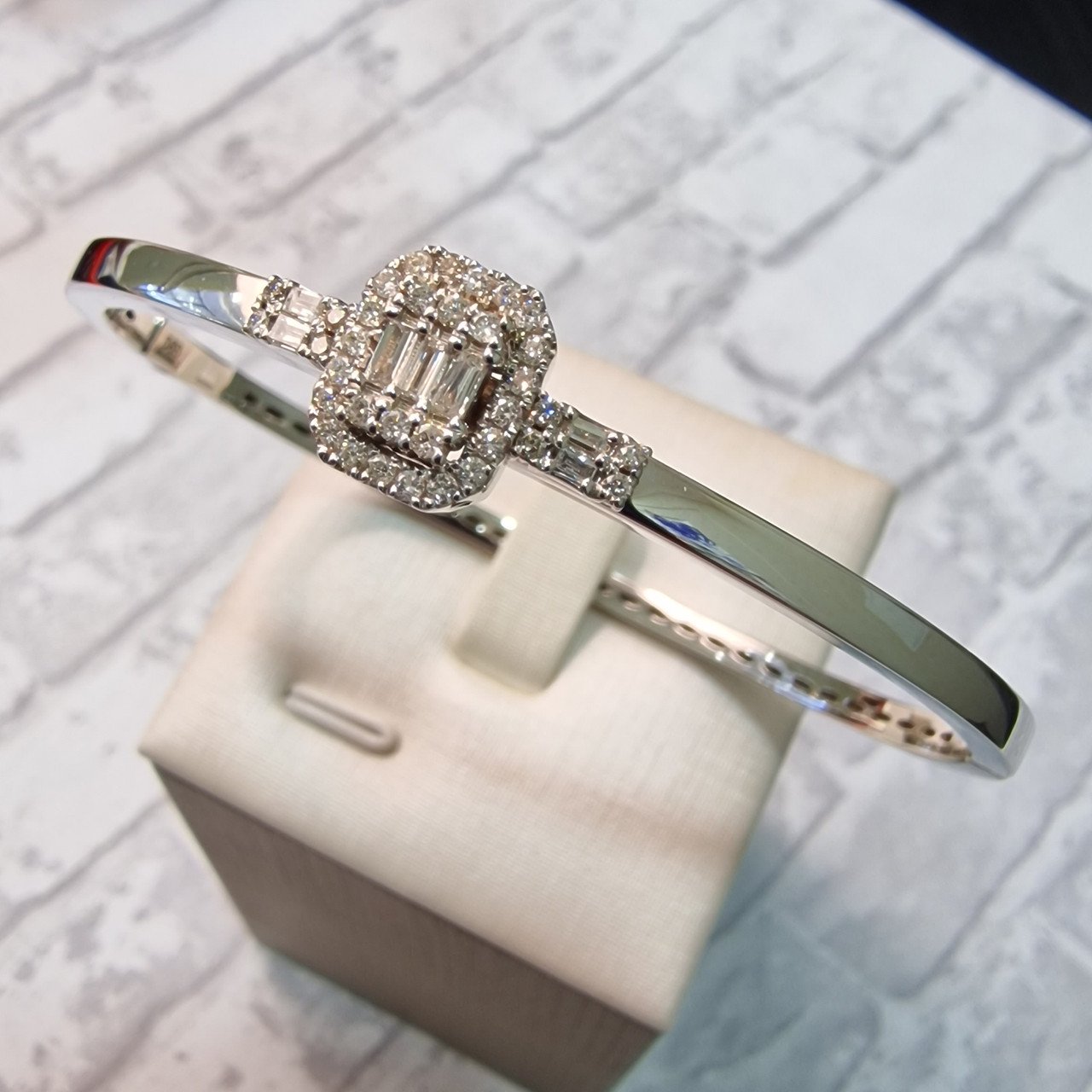 Браслет Deimantas 105100849 13,21гр 0,44ct. купить,NaN