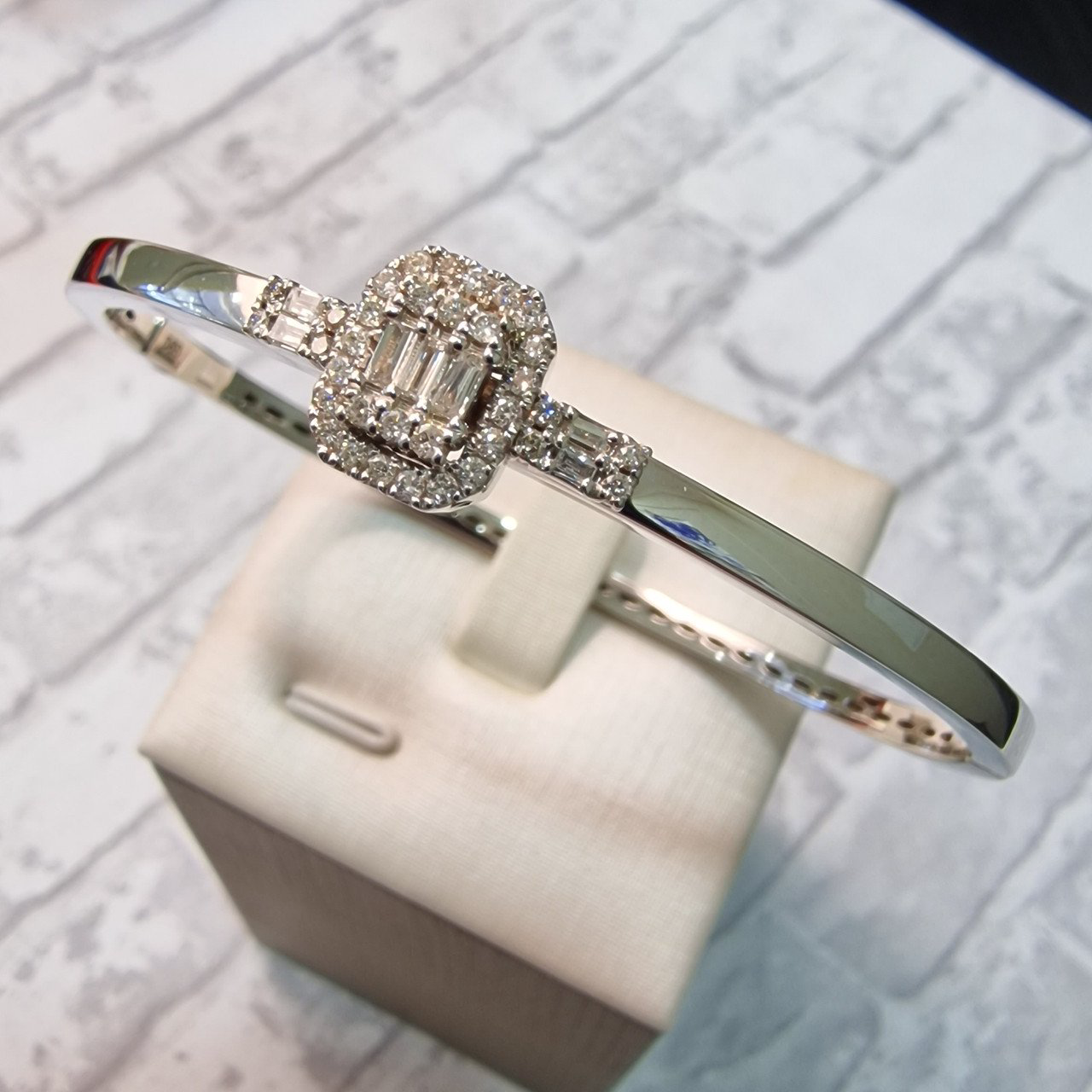 Браслет Deimantas 105100849 13,21гр 0,44ct. купить,NaN