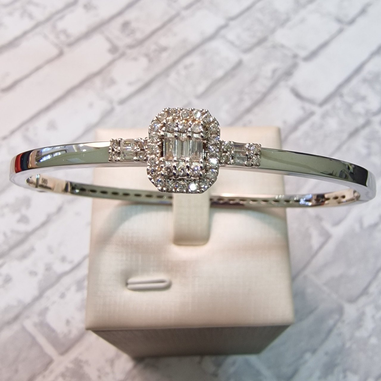 Браслет Deimantas 105100849 13,21гр 0,44ct. купить,NaN