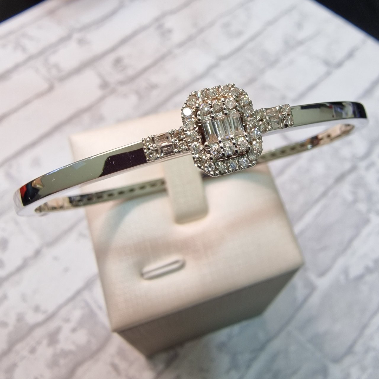 Браслет Deimantas 105100849 13,21гр 0,44ct. купить,NaN