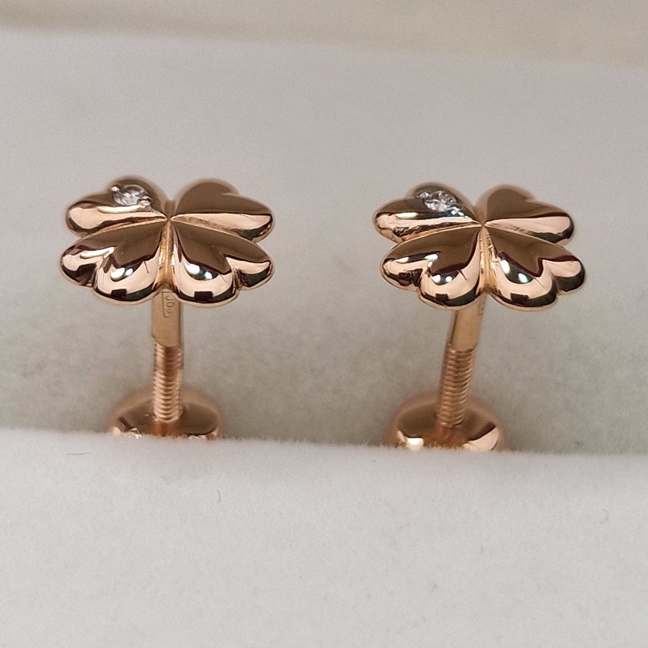 Серьги Deimantas 103670931 1,17гр 0,012ct. купить,NaN