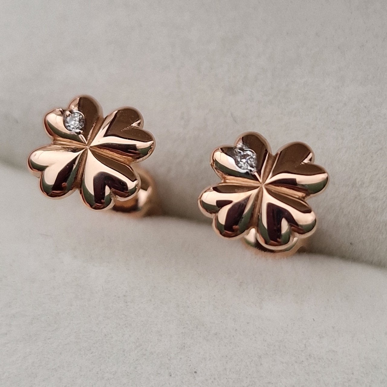 Серьги Deimantas 103670931 1,17гр 0,012ct. купить,NaN
