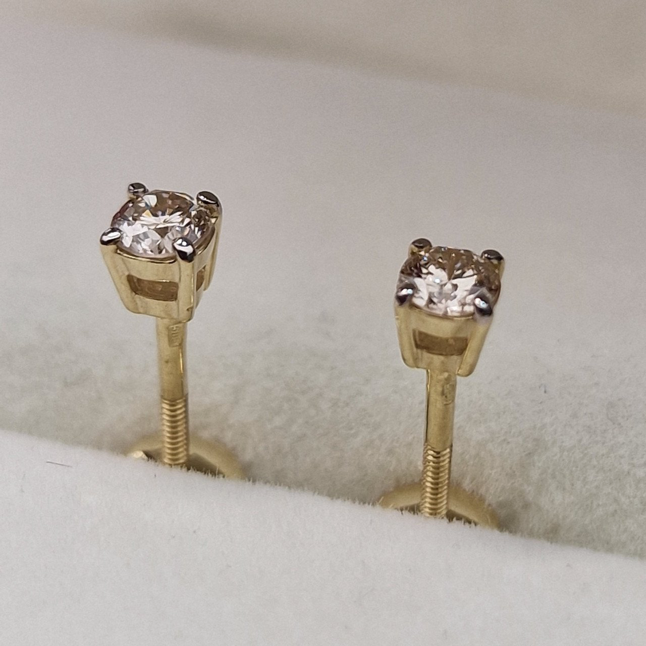 Серьги Deimantas 103671320 0,98гр 0,27ct. купить,NaN