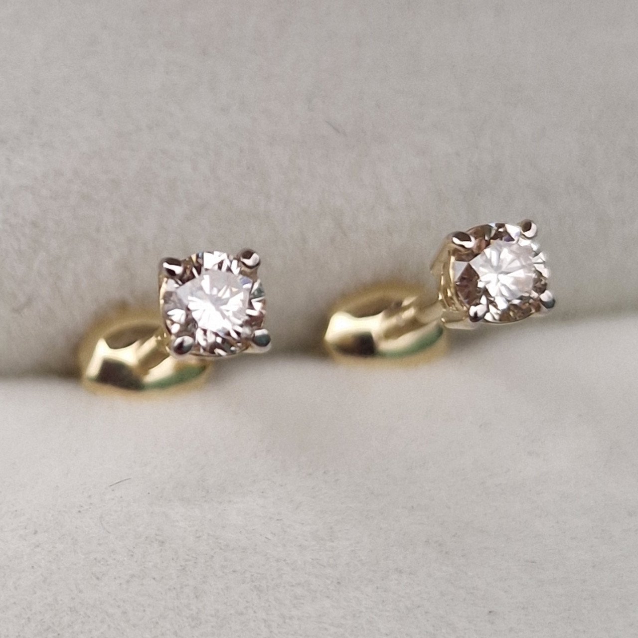 Серьги Deimantas 103671320 0,98гр 0,27ct. купить,NaN