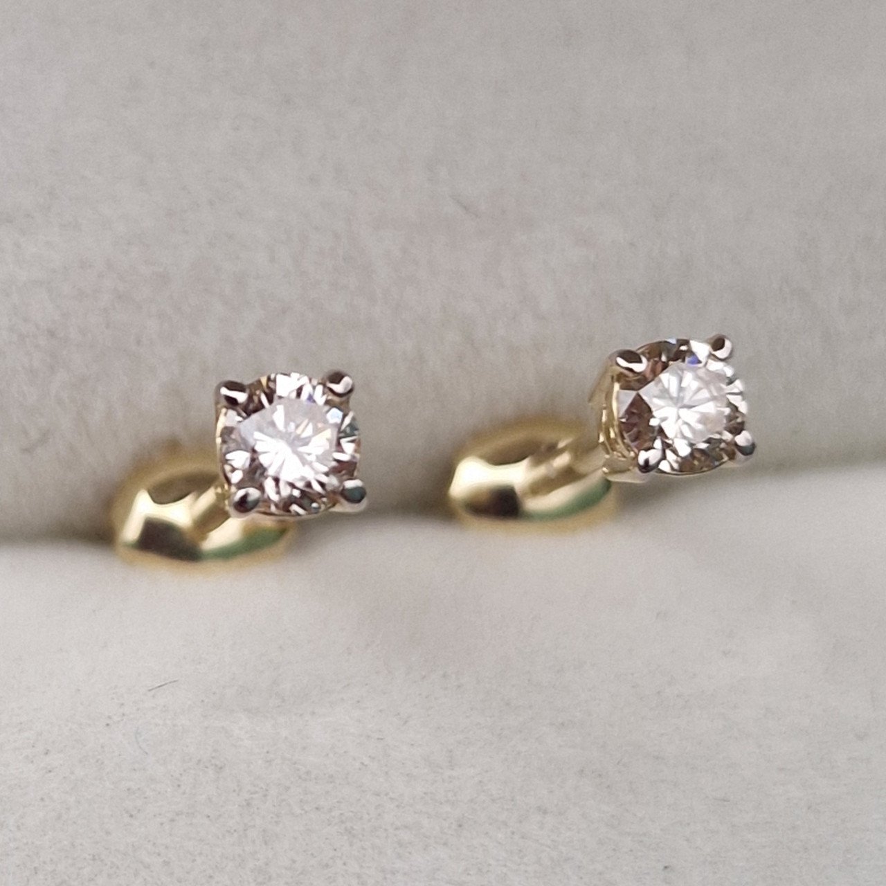 Серьги Deimantas 103671320 0,98гр 0,27ct. купить,NaN