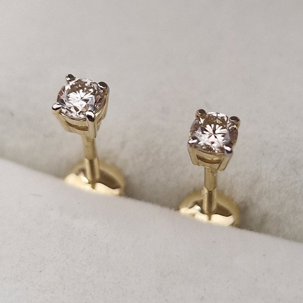 Серьги Deimantas 103671320 0,98гр 0,27ct. купить,NaN