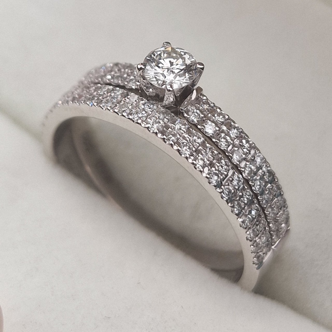 Кольцо Deimantas 104841001 17,5р 4,37гр 0,59ct. купить,NaN