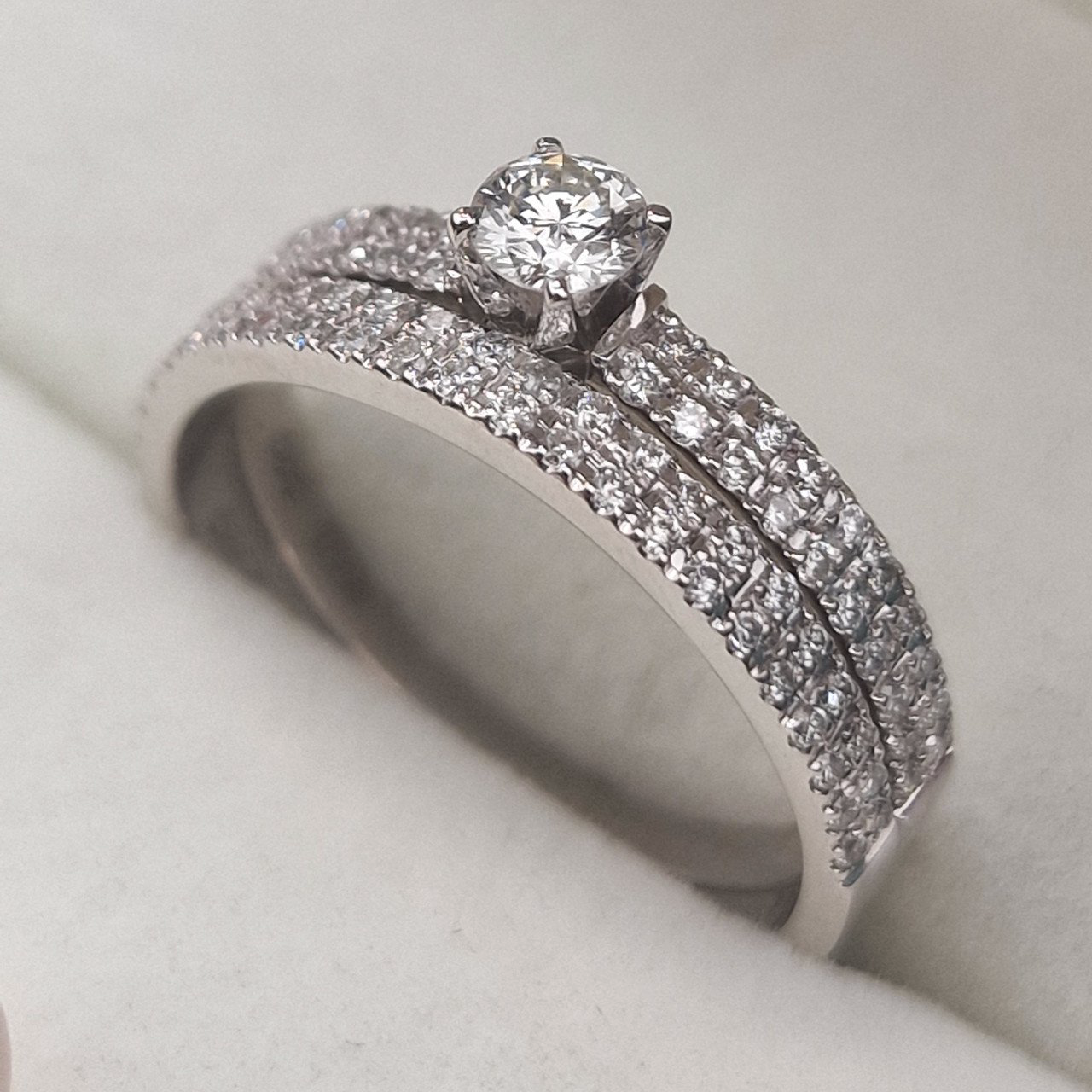 Кольцо Deimantas 104841001 17,5р 4,37гр 0,59ct. купить,NaN