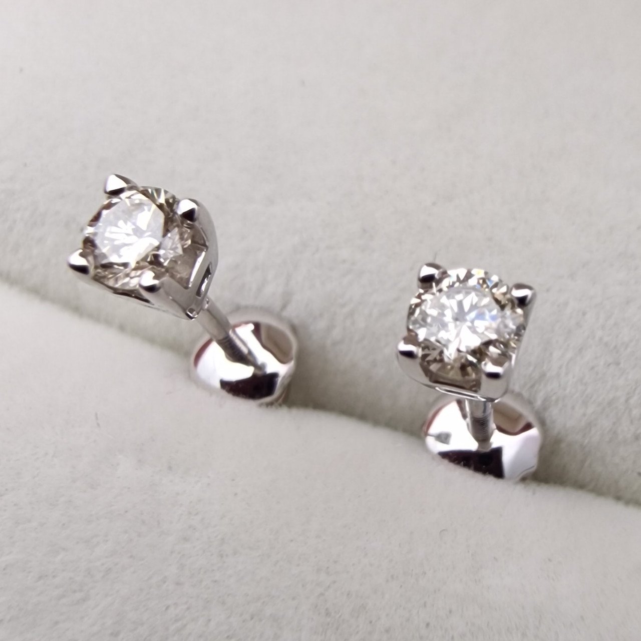 Серьги Deimantas 103672268 1,09гр 0,36ct. купить,NaN