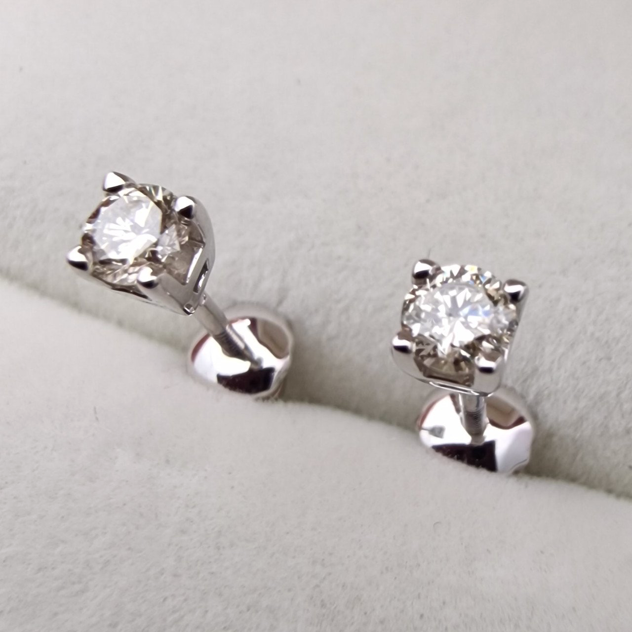 Серьги Deimantas 103672268 1,09гр 0,36ct. купить,NaN