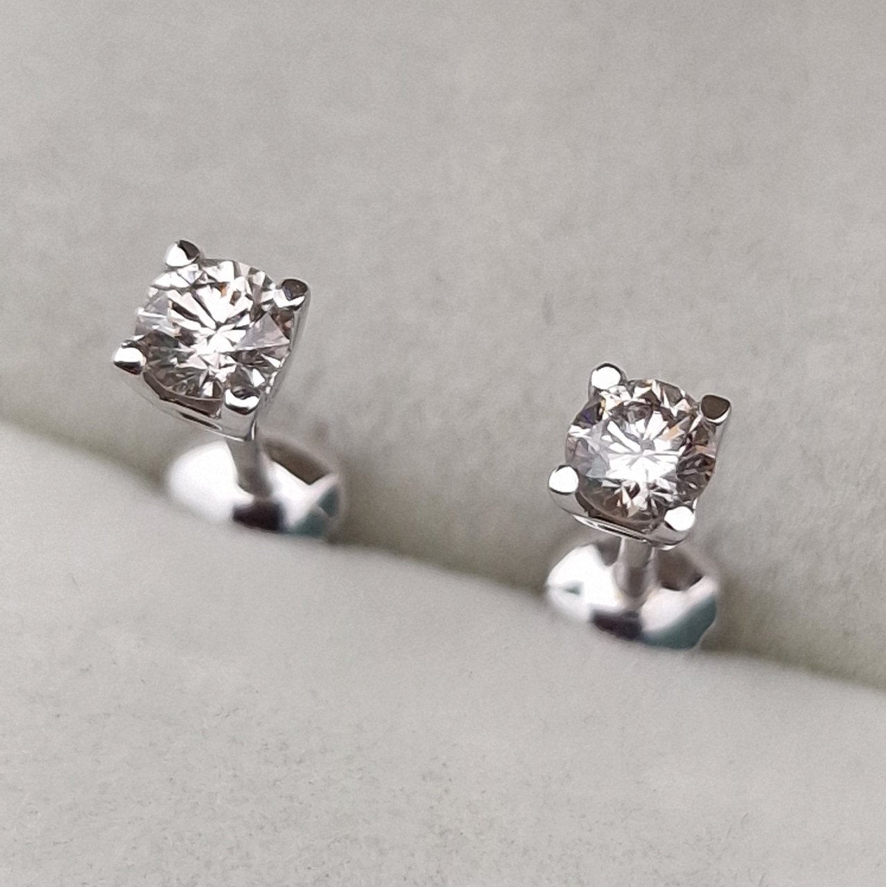 Серьги Deimantas 103672268 1,09гр 0,36ct. купить,NaN