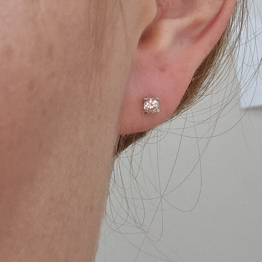 Серьги Deimantas 103672272 1,03гр 0,30ct. купить,NaN