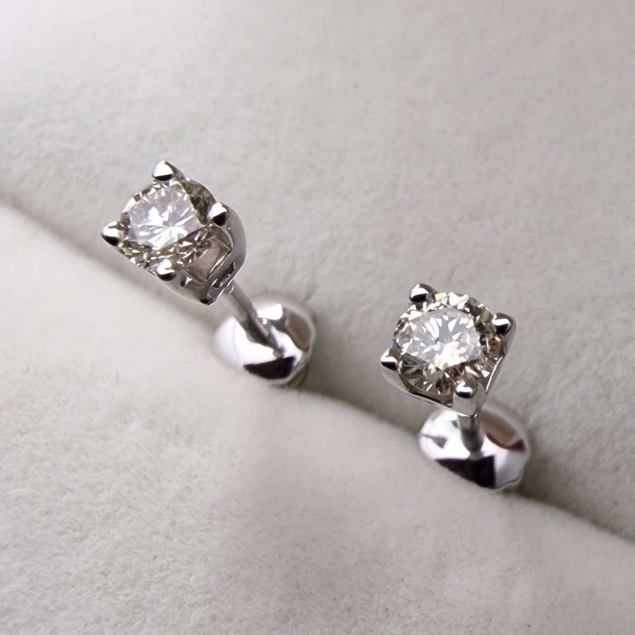 Серьги Deimantas 103672272 1,03гр 0,30ct. купить,NaN