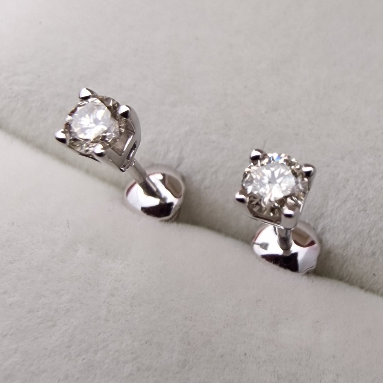 Серьги Deimantas 103672268 1,09гр 0,36ct. купить,NaN
