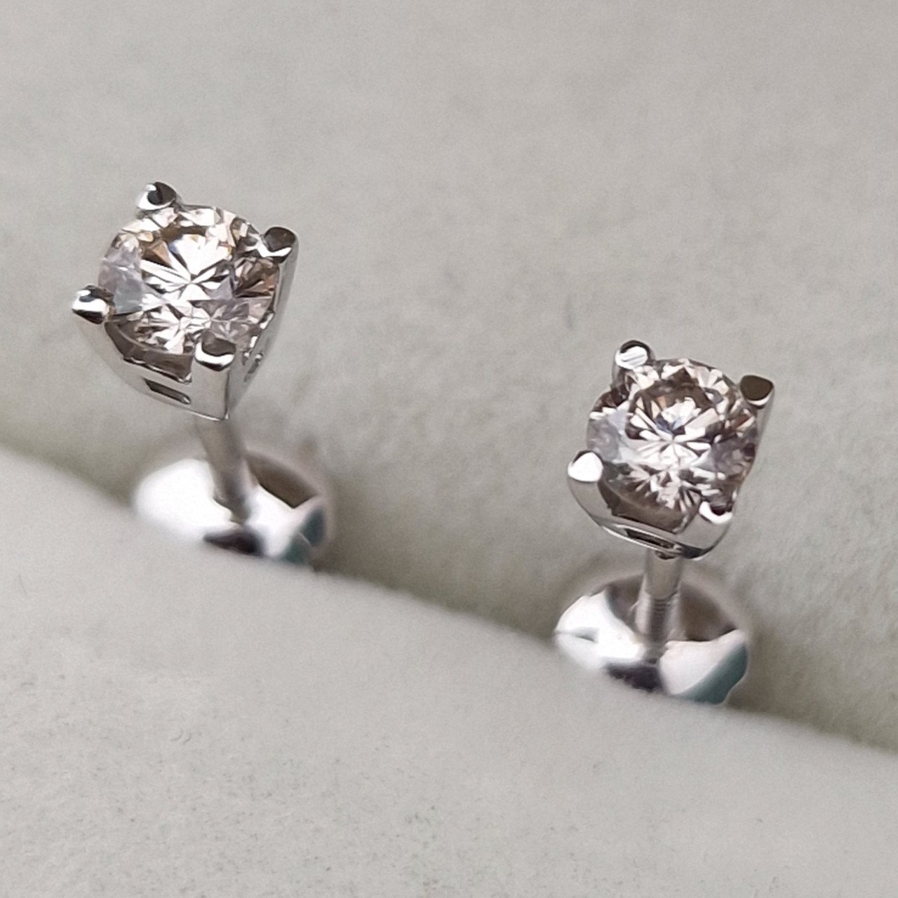 Серьги Deimantas 103672268 1,09гр 0,36ct. купить,NaN
