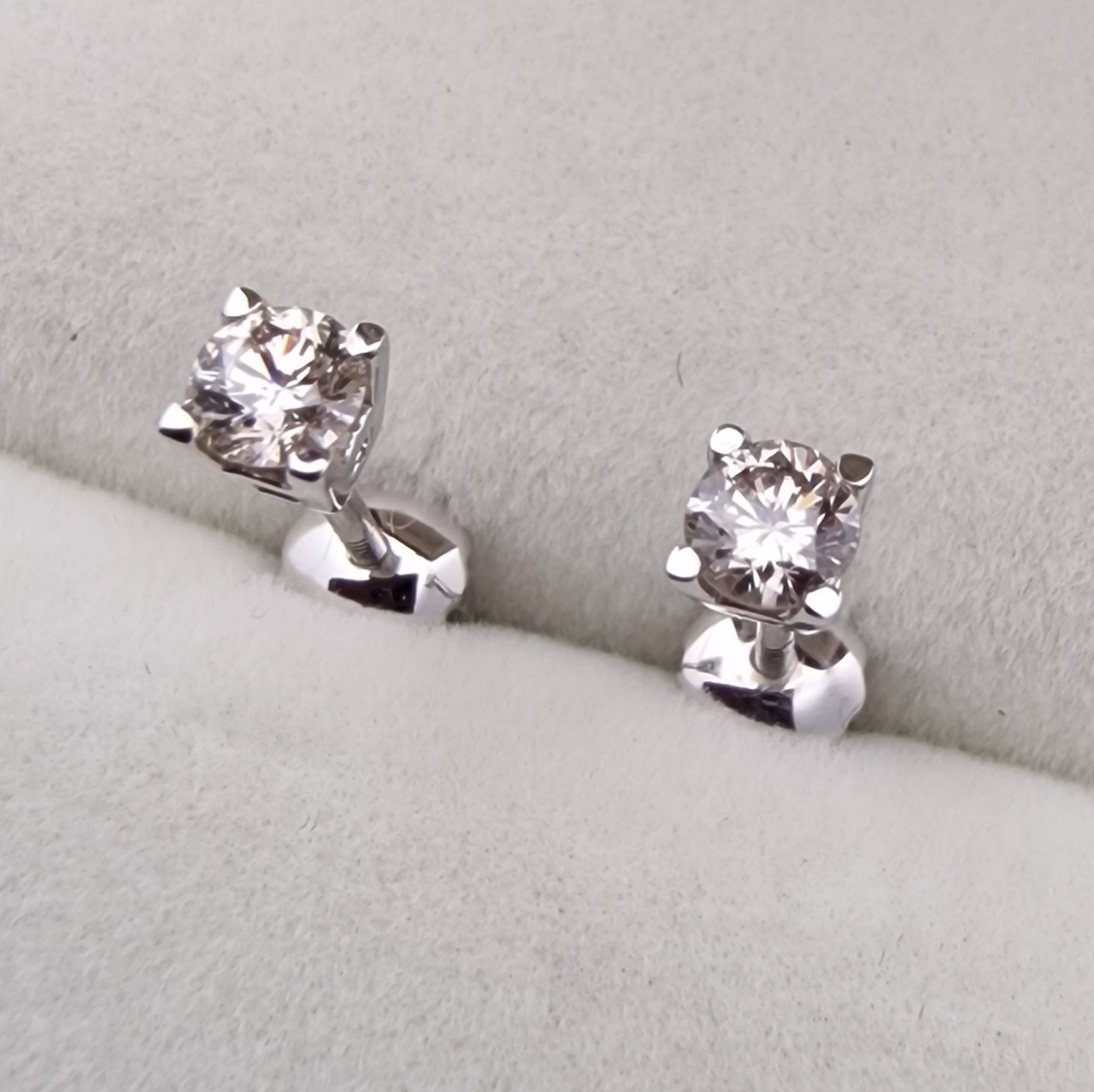 Серьги Deimantas 103672268 1,09гр 0,36ct. купить,NaN