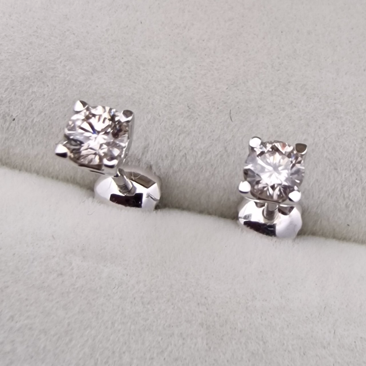 Серьги Deimantas 103672268 1,09гр 0,36ct. купить,NaN