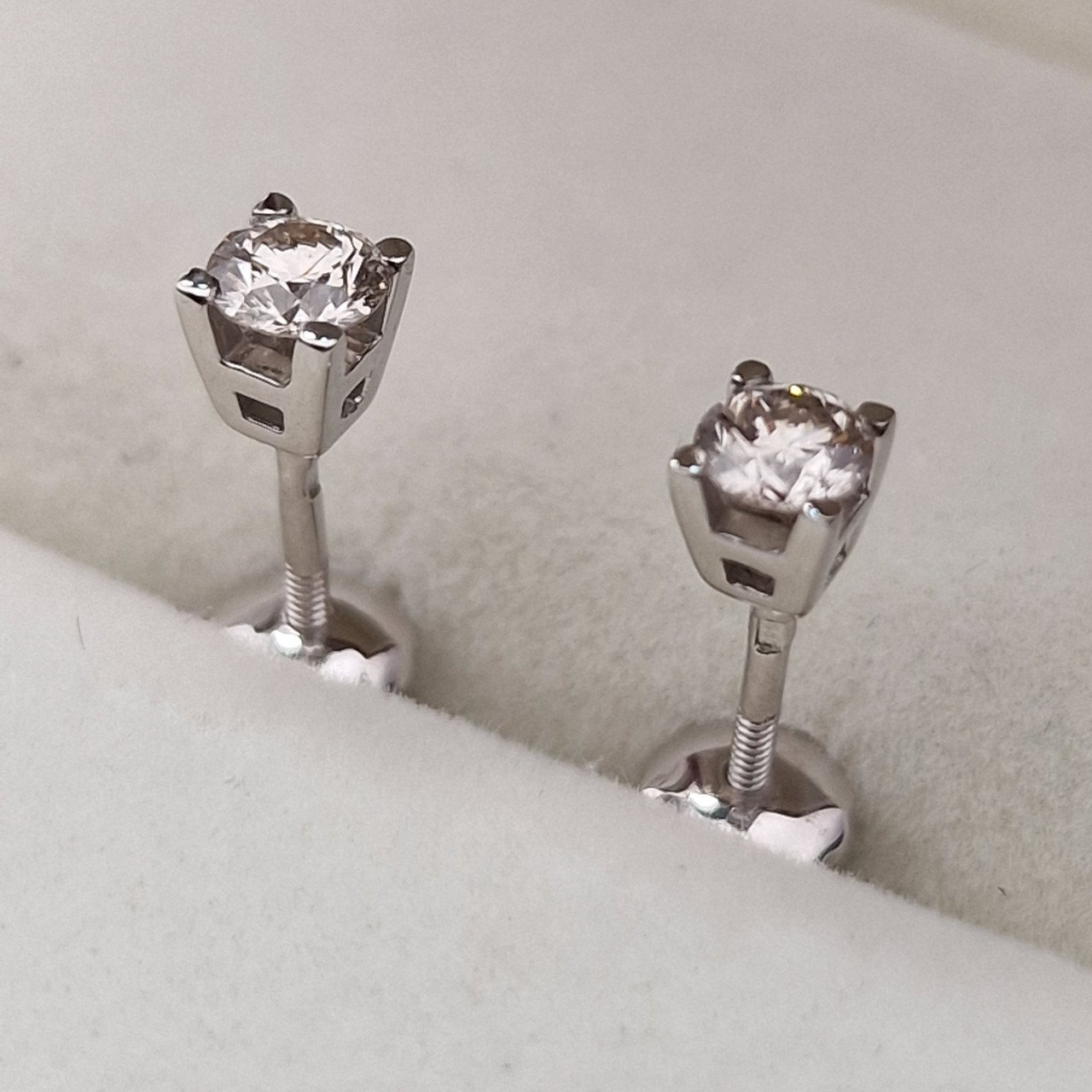 Серьги Deimantas 103672272 1,03гр 0,30ct. купить,NaN