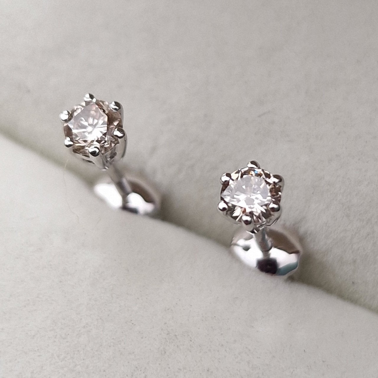Серьги Deimantas 103672275 1,02гр 0,325ct. купить,NaN