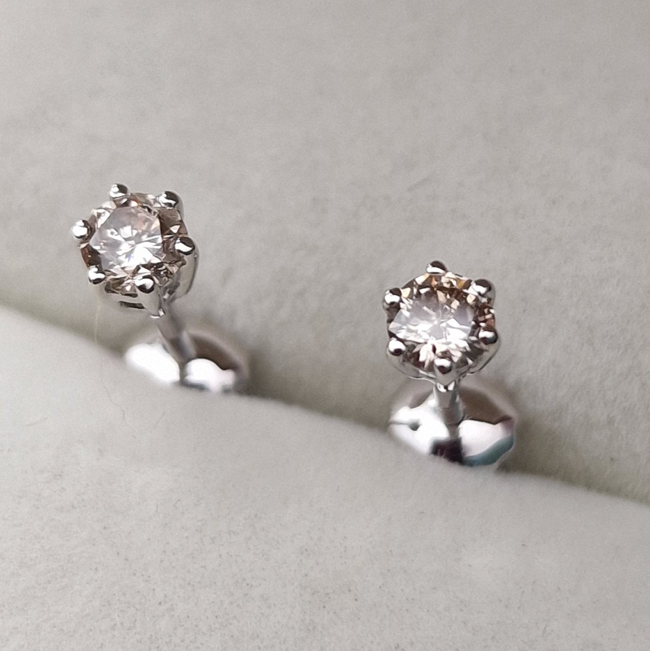 Серьги Deimantas 103672275 1,02гр 0,325ct. купить,NaN