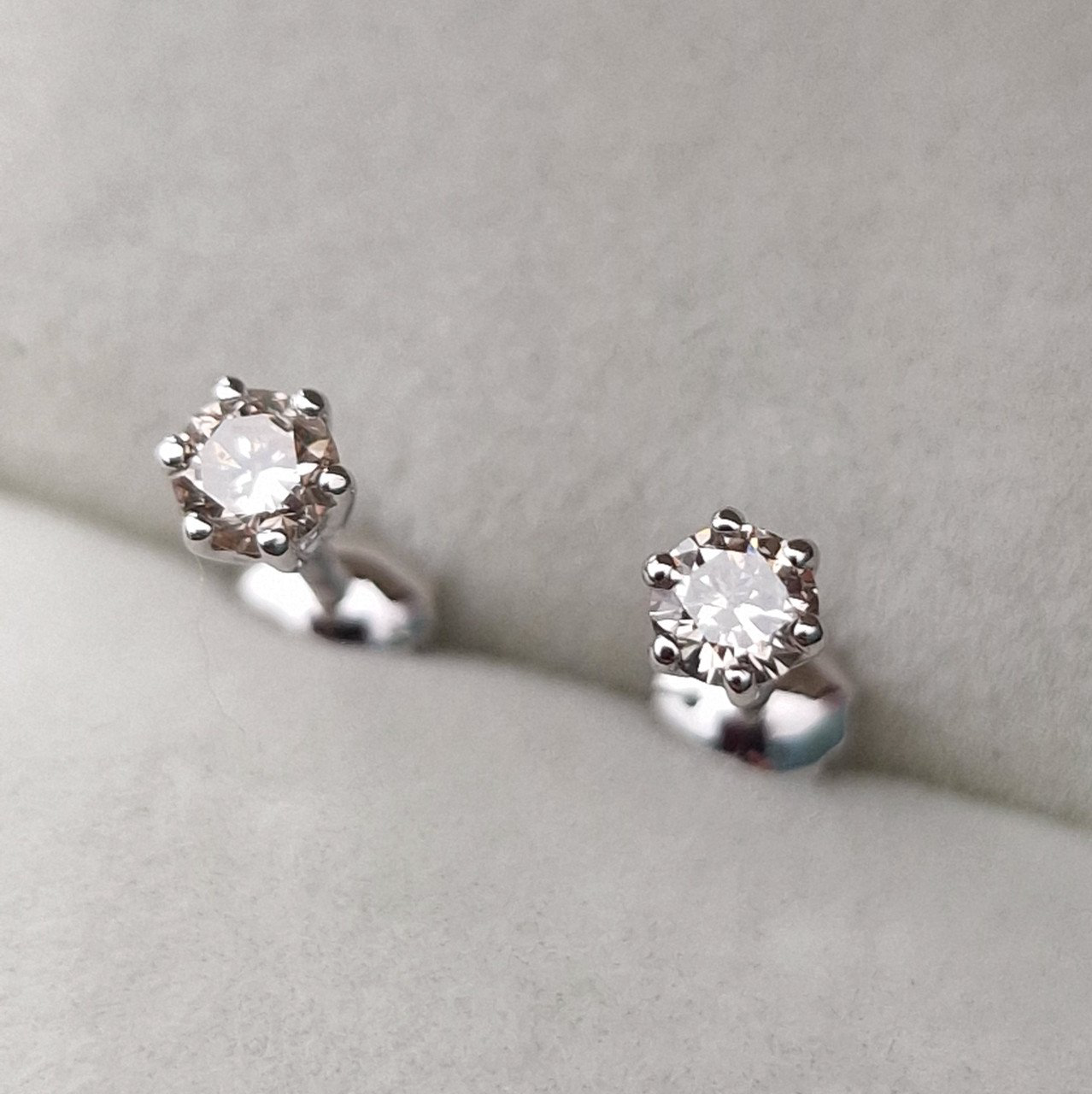 Серьги Deimantas 103672275 1,02гр 0,325ct. купить,NaN
