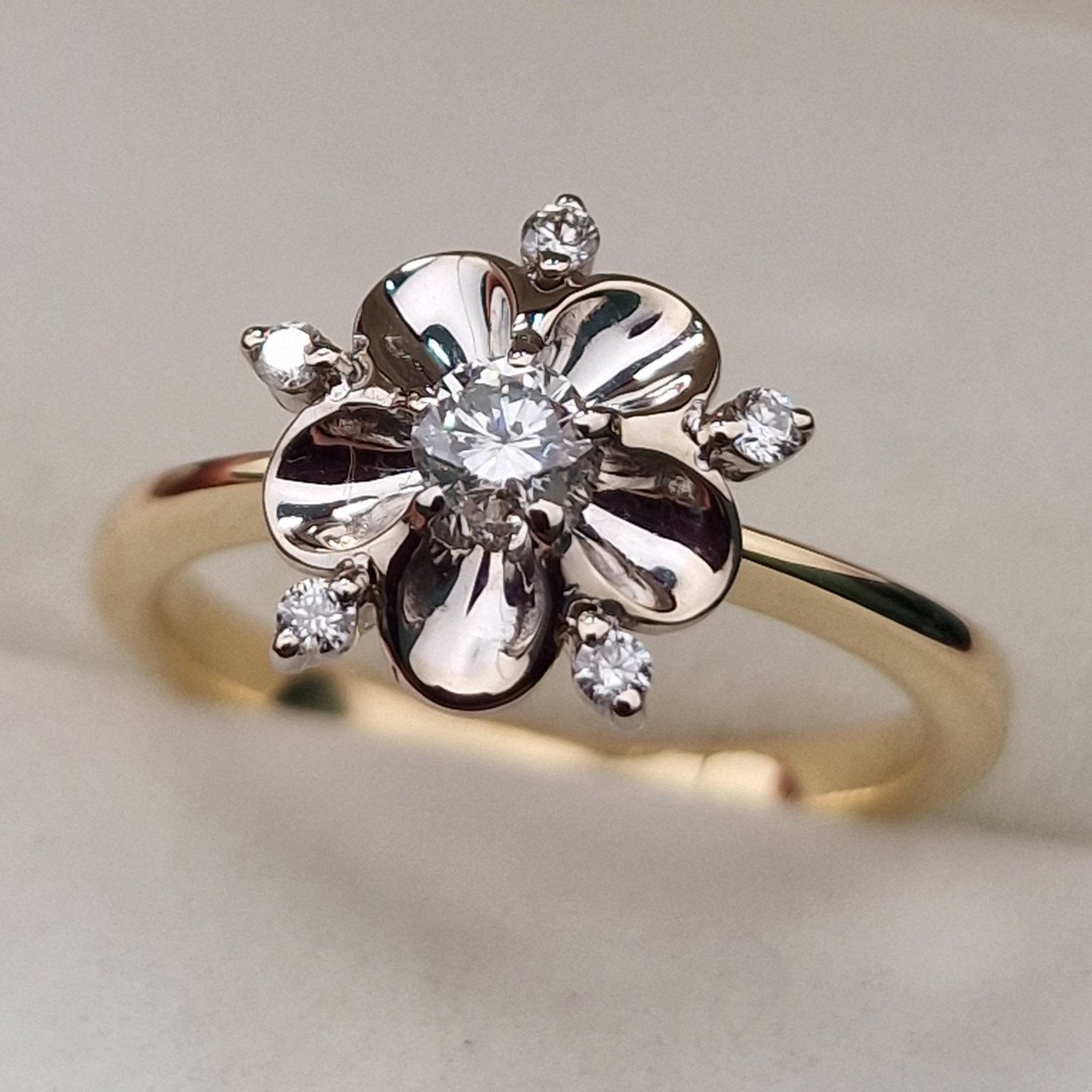 Кольцо Deimantas 103672346 16,5р 3,21гр 0,21ct. купить,NaN