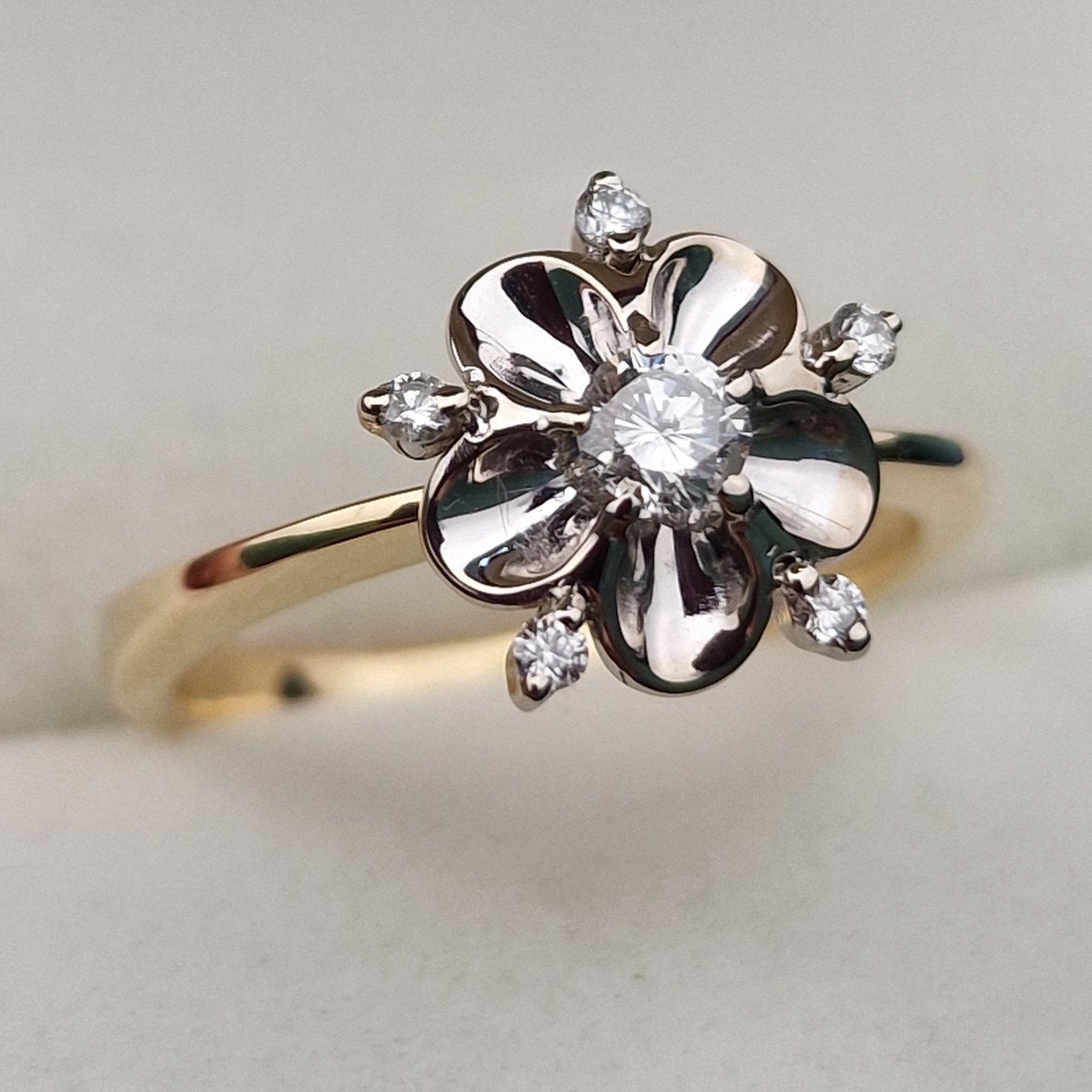 Кольцо Deimantas 103672346 16,5р 3,21гр 0,21ct. купить,NaN