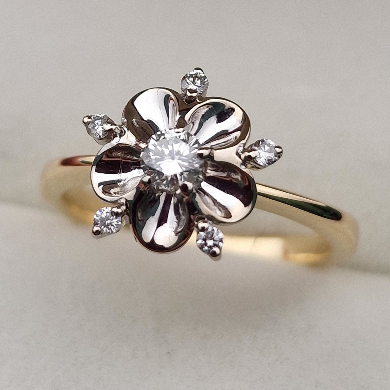 Кольцо Deimantas 103672346 16,5р 3,21гр 0,21ct. купить,NaN