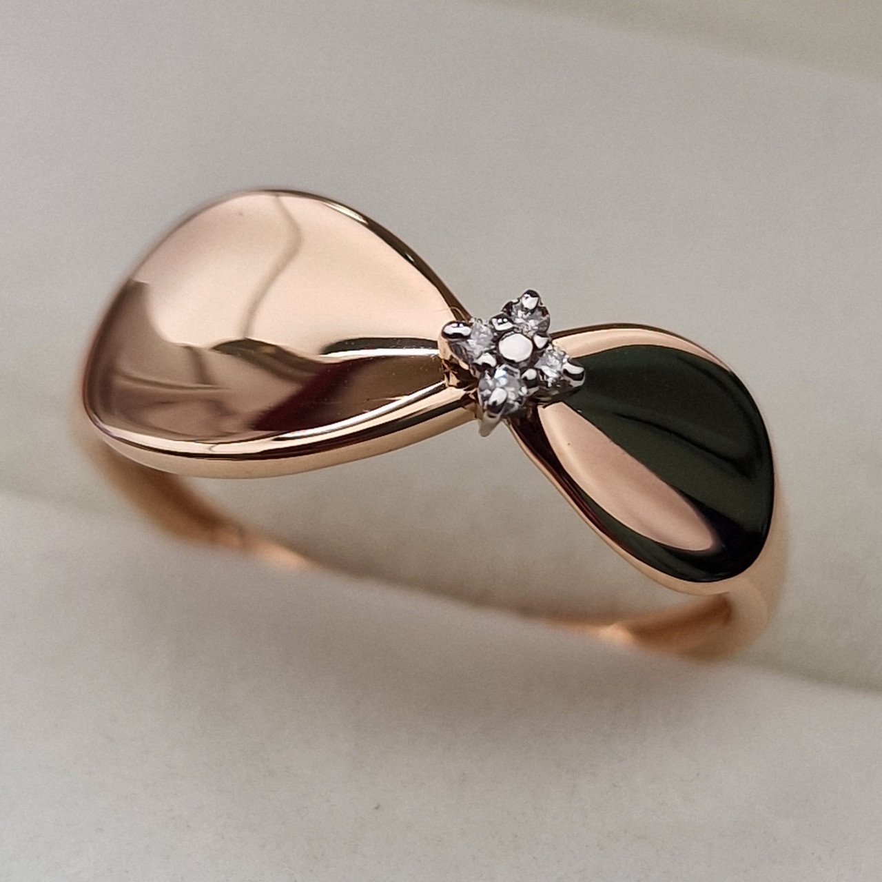 Кольцо Deimantas 103672360 18р 1,82гр 0,032ct. купить,NaN