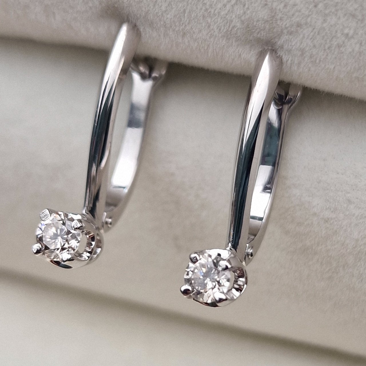Серьги Deimantas 105103137 2,2гр 0,32ct. купить,NaN