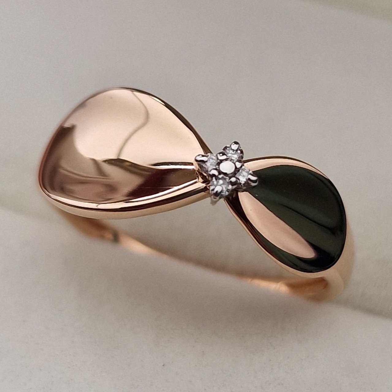Кольцо Deimantas 103672360 18р 1,82гр 0,032ct. купить,NaN