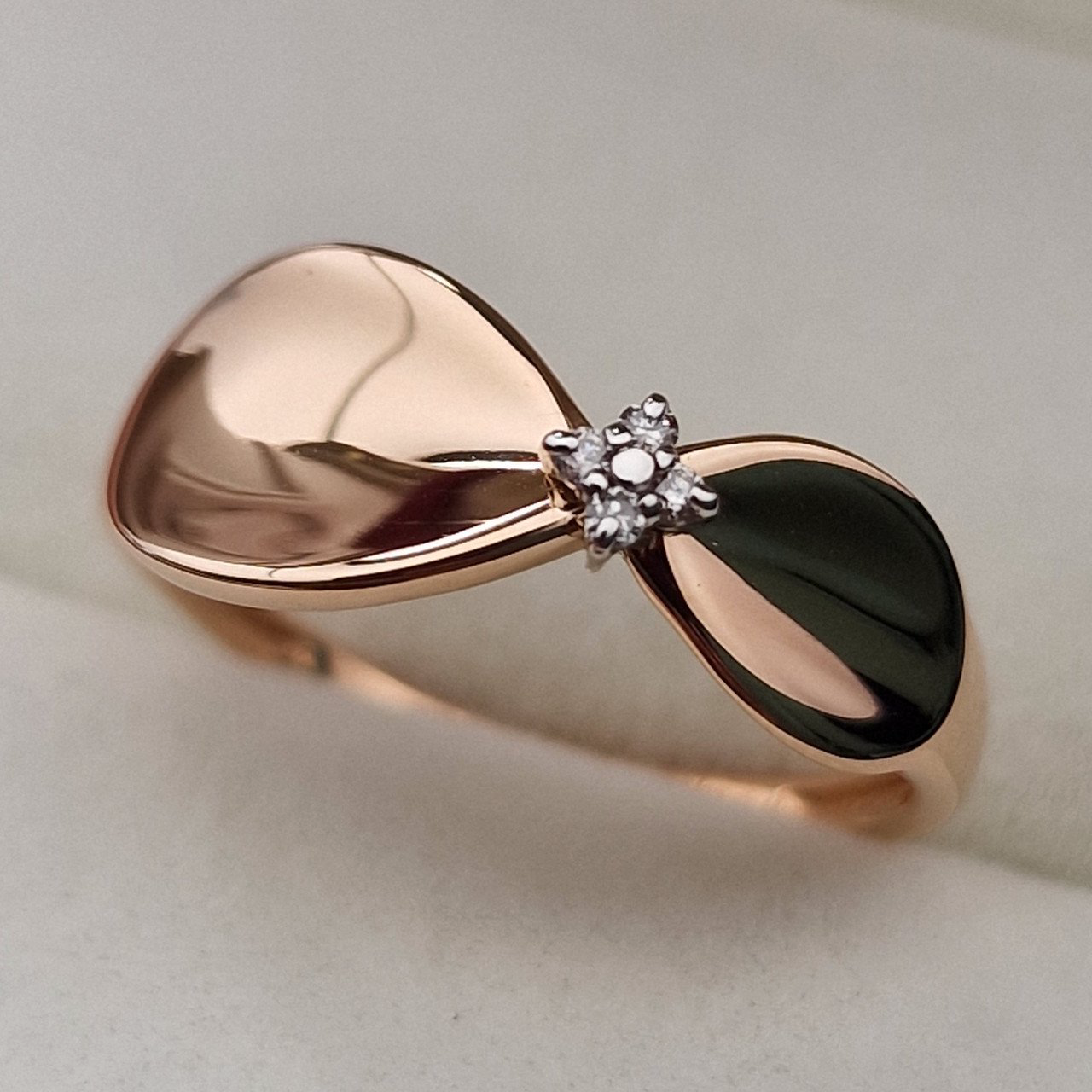 Кольцо Deimantas 103672360 18р 1,82гр 0,032ct. купить,NaN