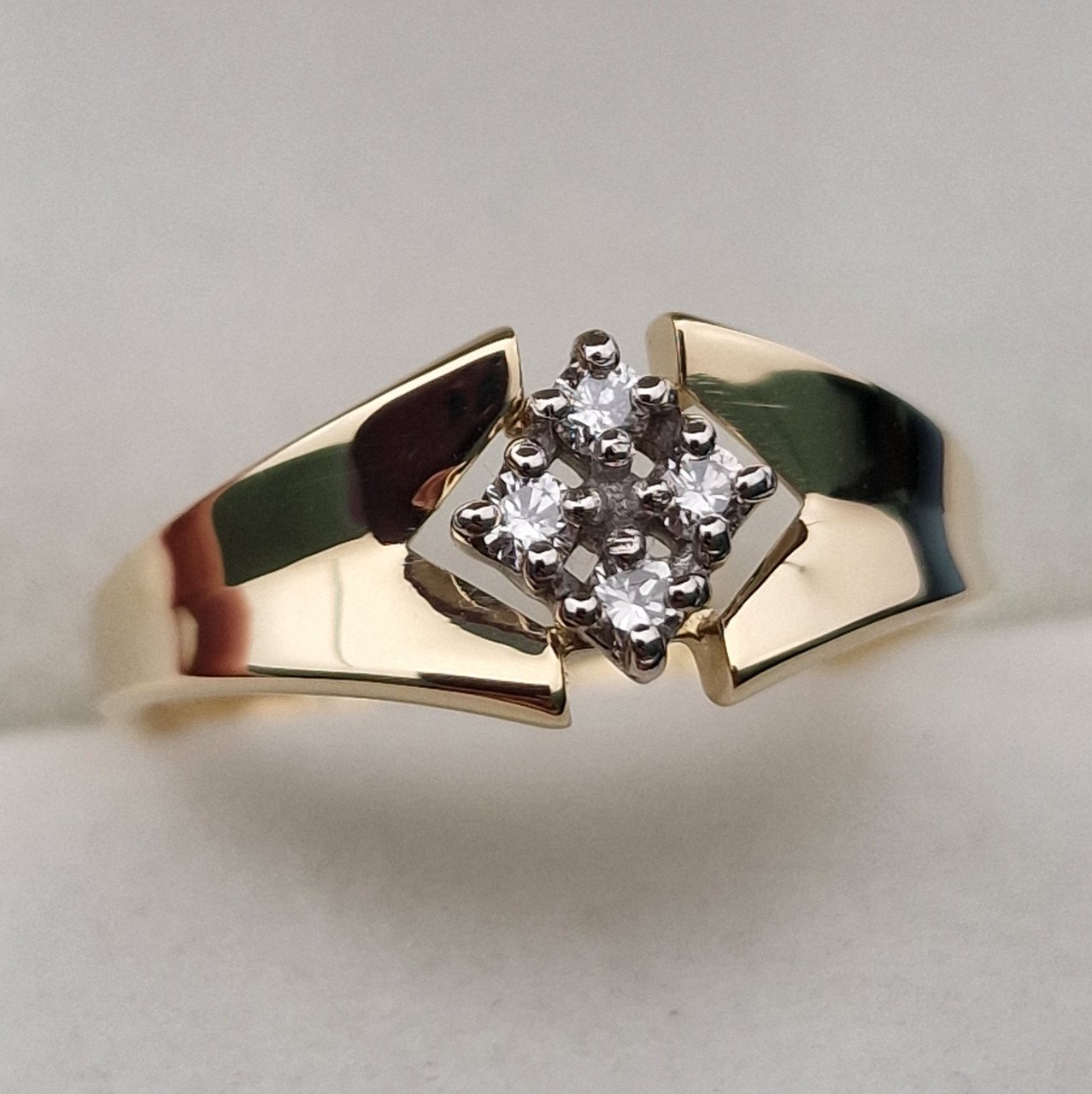 Кольцо Deimantas 103672370 17,5р 1,78гр 0,13ct. купить,NaN
