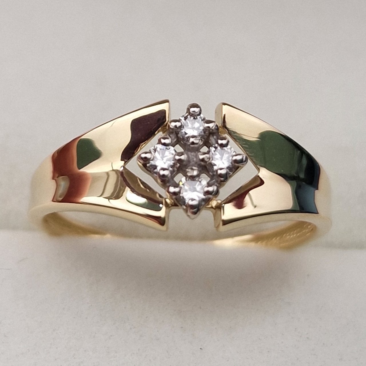 Кольцо Deimantas 103672370 17,5р 1,78гр 0,13ct. купить,NaN