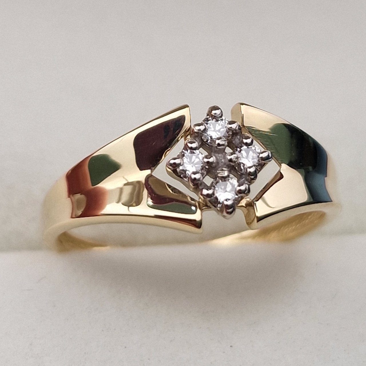 Кольцо Deimantas 103672370 17,5р 1,78гр 0,13ct. купить,NaN