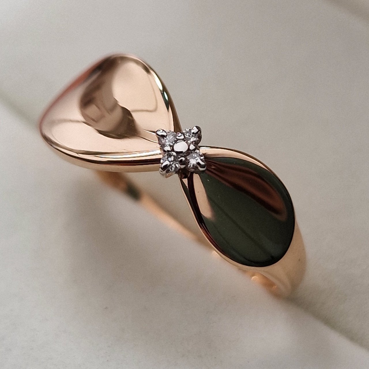 Кольцо Deimantas 103672360 18р 1,82гр 0,032ct. купить,NaN