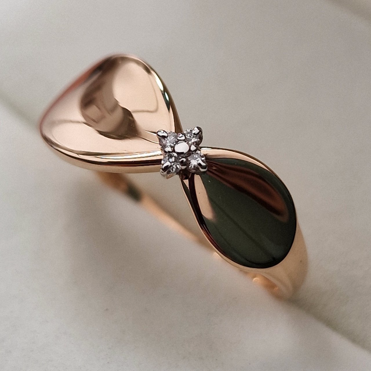 Кольцо Deimantas 103672360 18р 1,82гр 0,032ct. купить,NaN