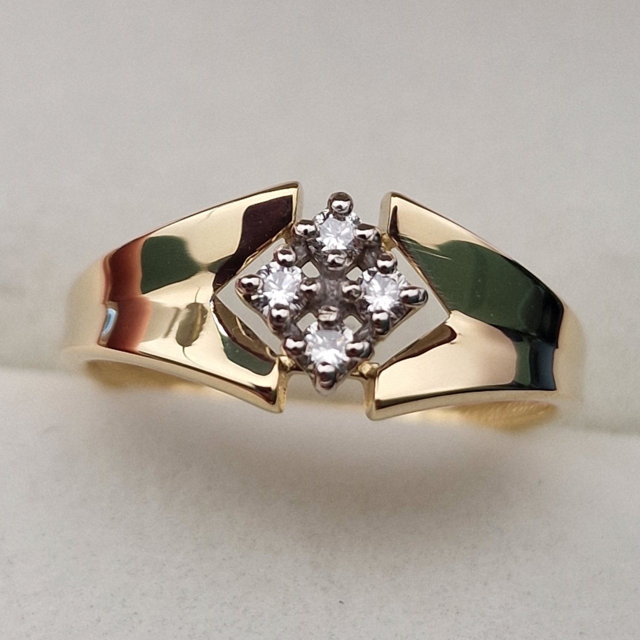 Кольцо Deimantas 103672370 17,5р 1,78гр 0,13ct. купить,NaN