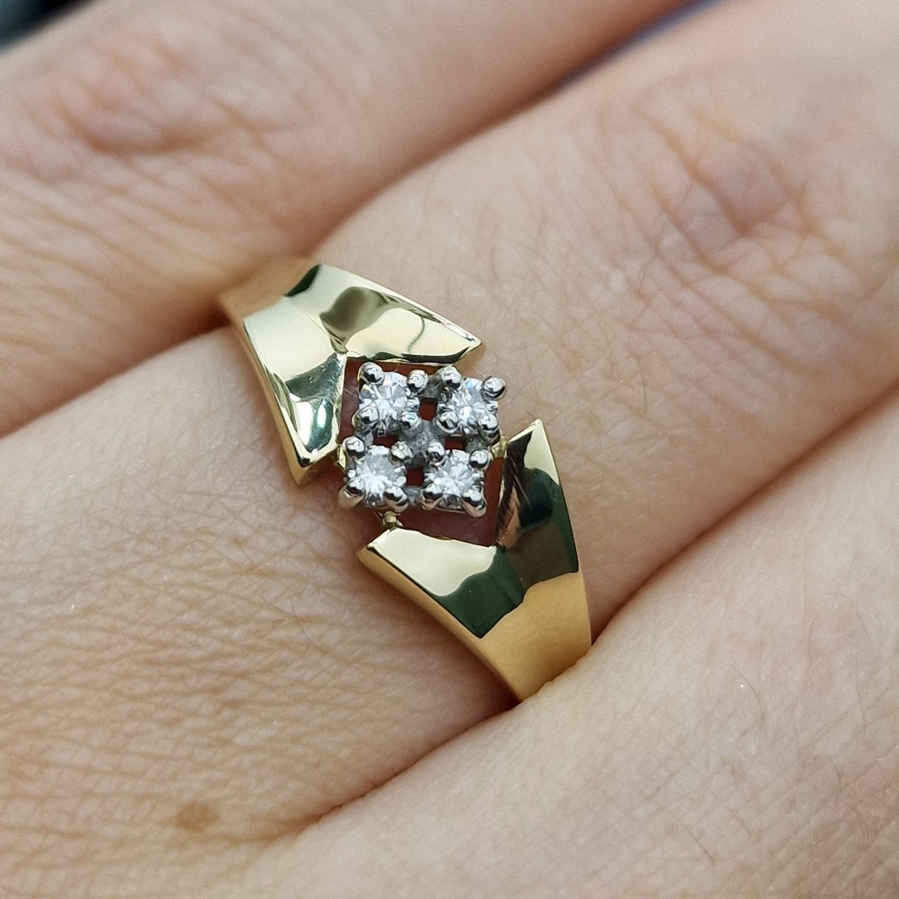 Кольцо Deimantas 103672370 17,5р 1,78гр 0,13ct. купить,NaN