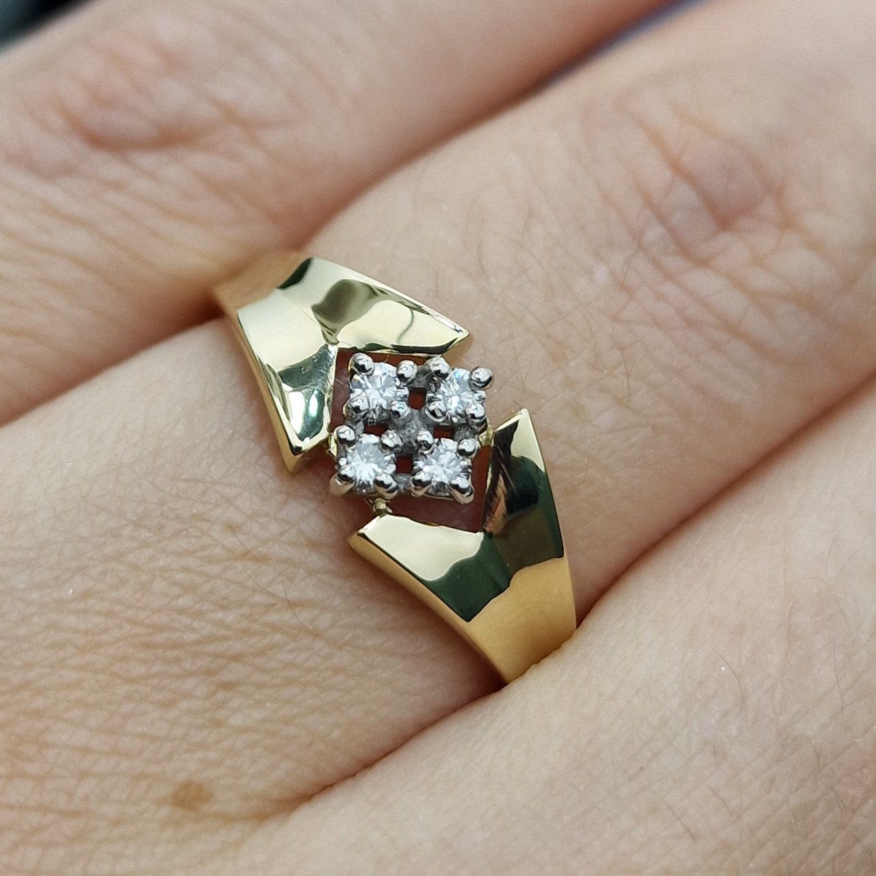 Кольцо Deimantas 103672370 17,5р 1,78гр 0,13ct. купить,NaN