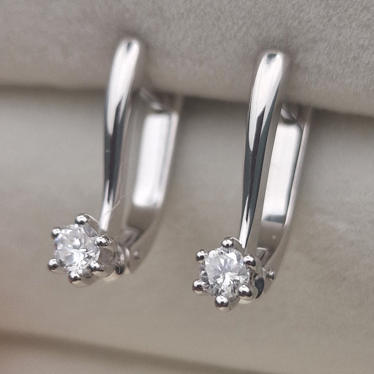 Серьги Deimantas 105103164 3,65гр 0,32ct. купить,NaN