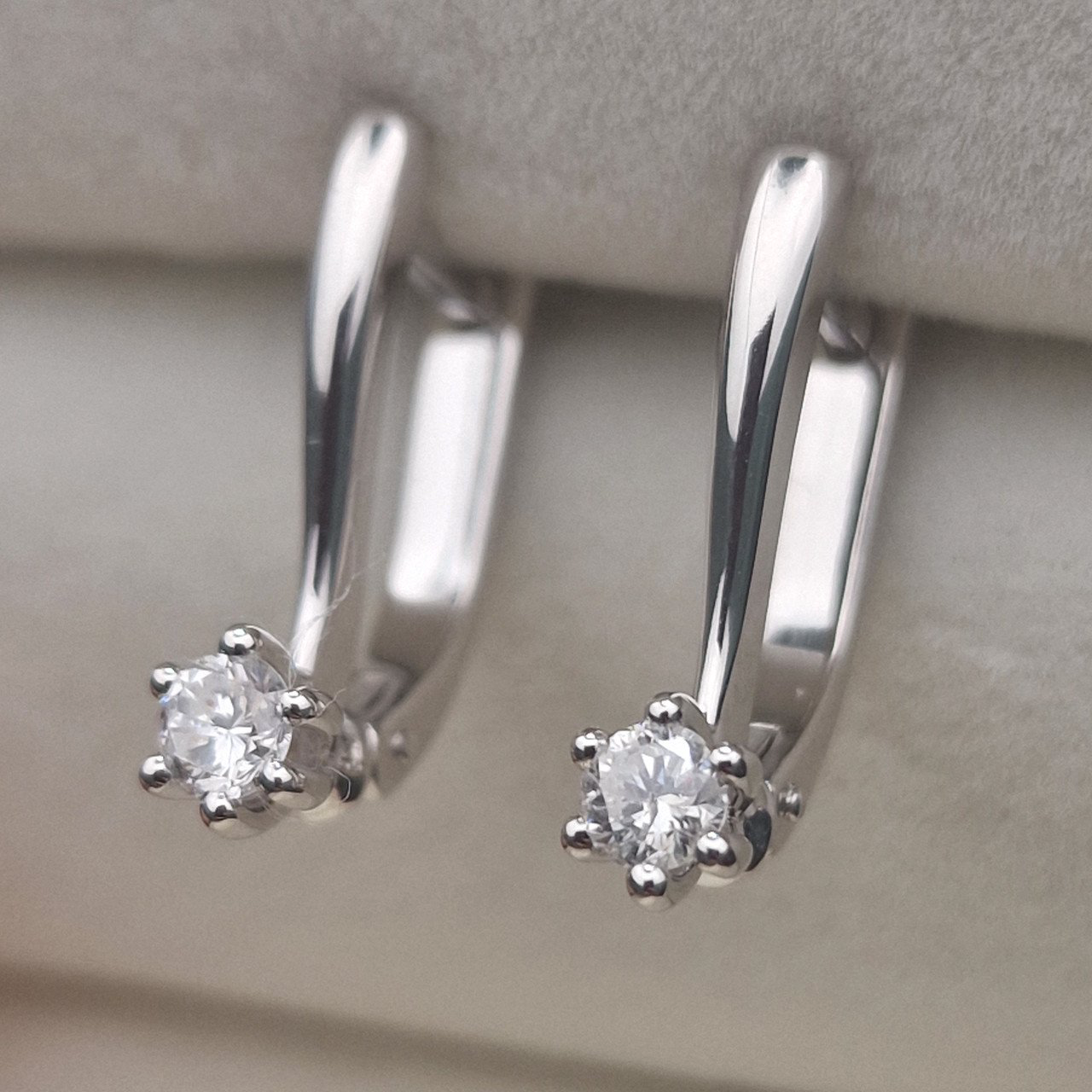 Серьги Deimantas 105103164 3,65гр 0,32ct. купить,NaN