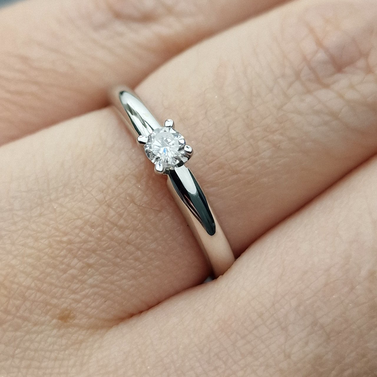 Кольцо Deimantas 105103173 17,5р 2,15гр 0,15ct. купить,NaN