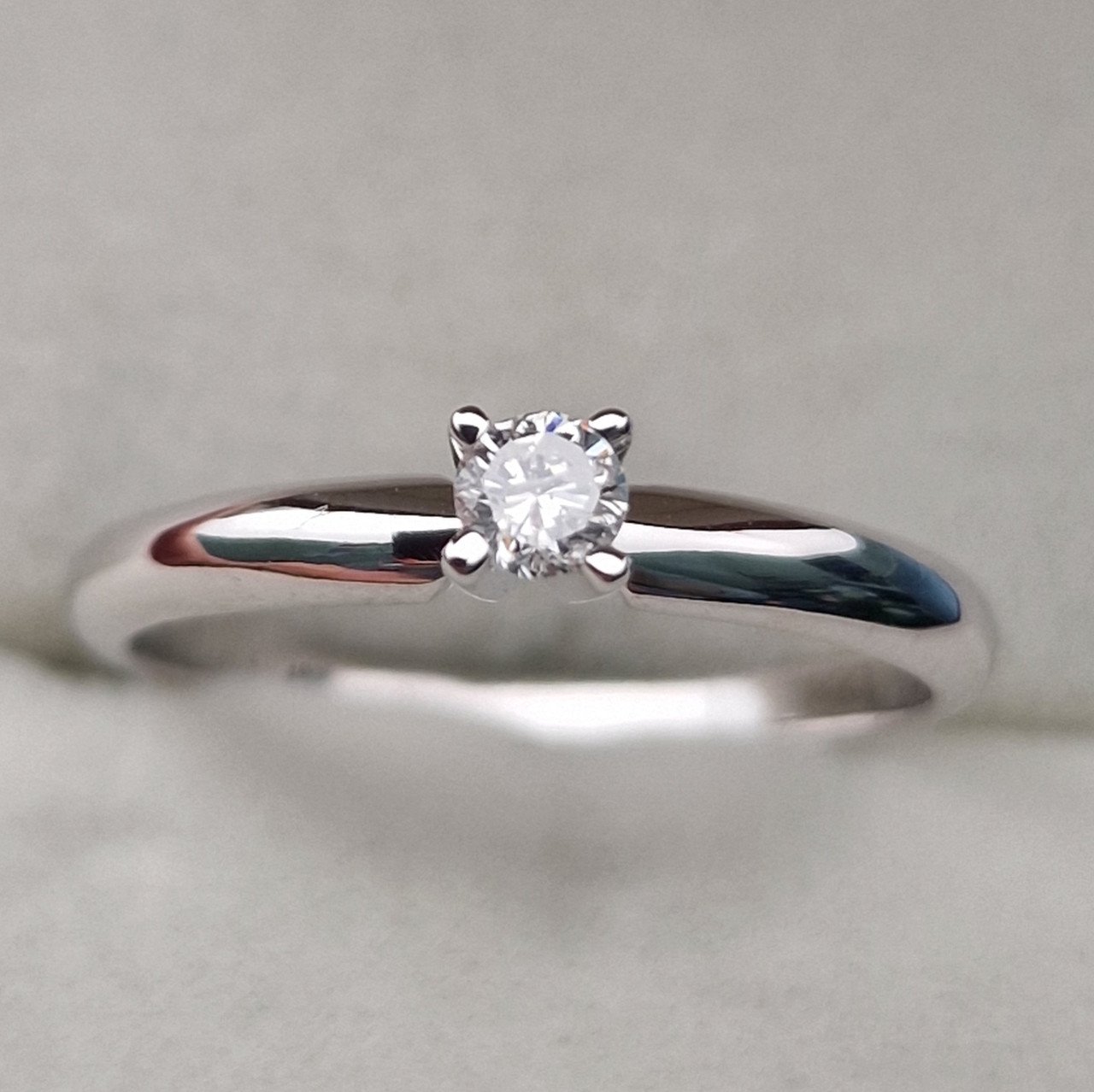 Кольцо Deimantas 105103173 17,5р 2,15гр 0,15ct. купить,NaN