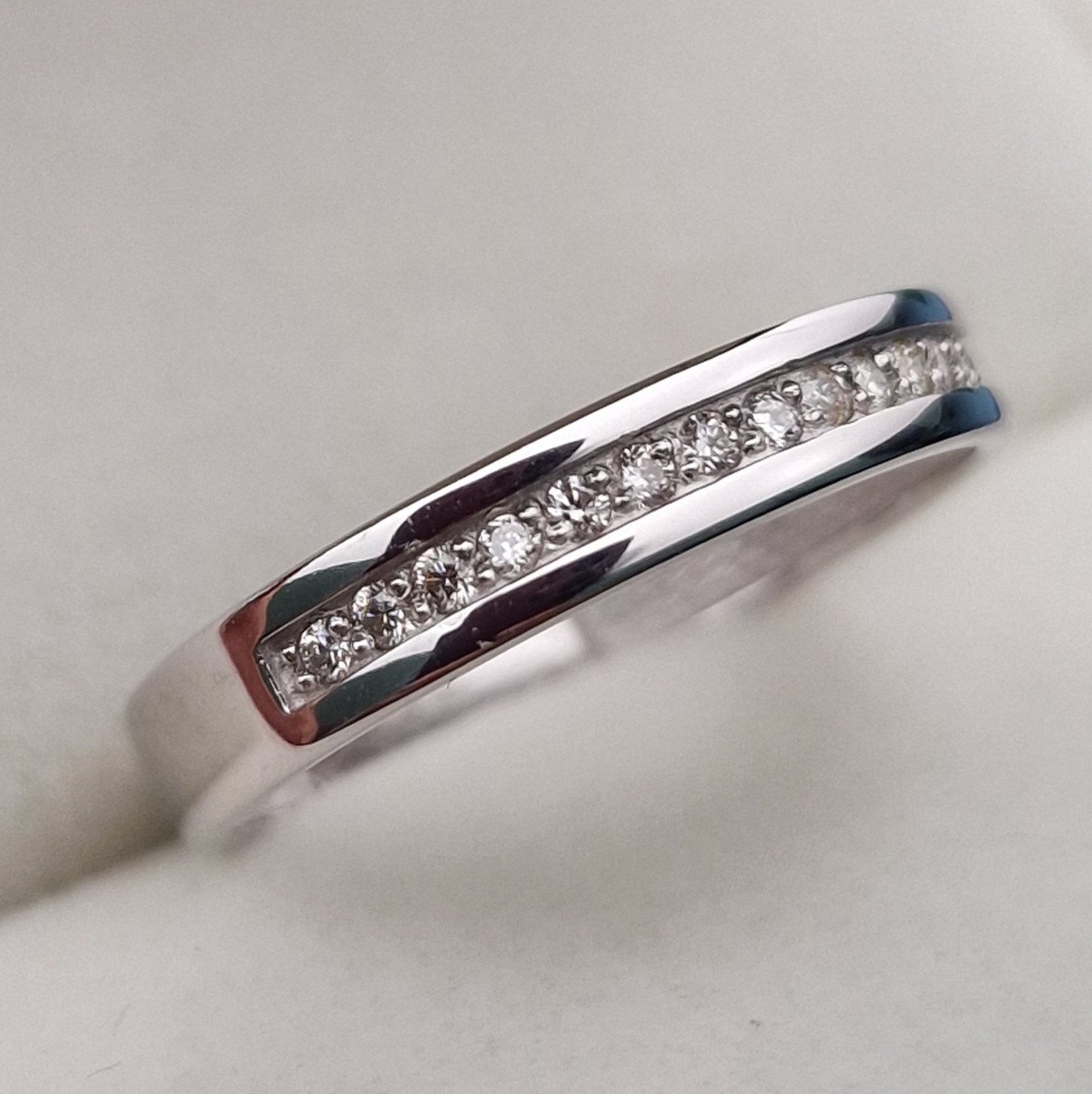 Кольцо Deimantas 103672823 18,5р 2,06гр 0,12ct. купить,NaN