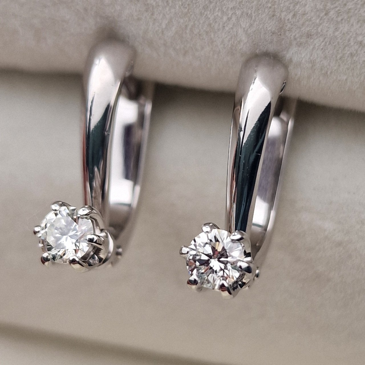 Серьги Deimantas 105151037 3,39гр 0,36ct. купить,NaN