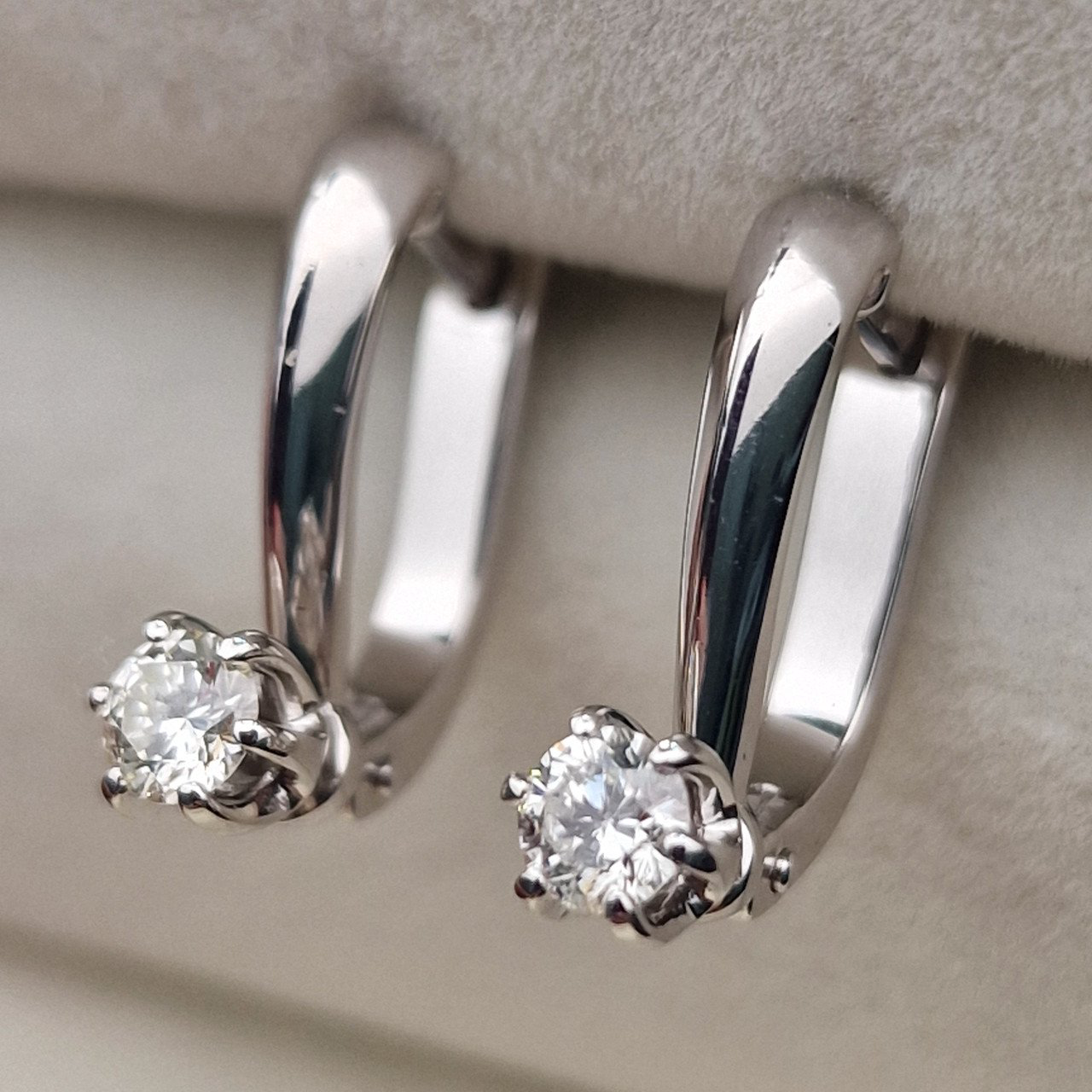 Серьги Deimantas 105151037 3,39гр 0,36ct. купить,NaN